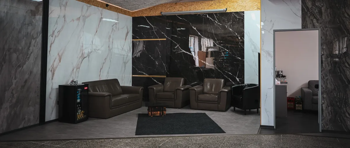 Showroom - Image 5