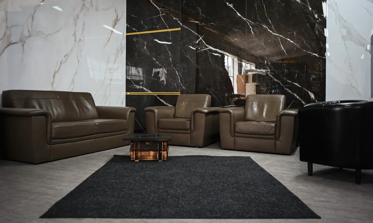 Showroom - Image 4